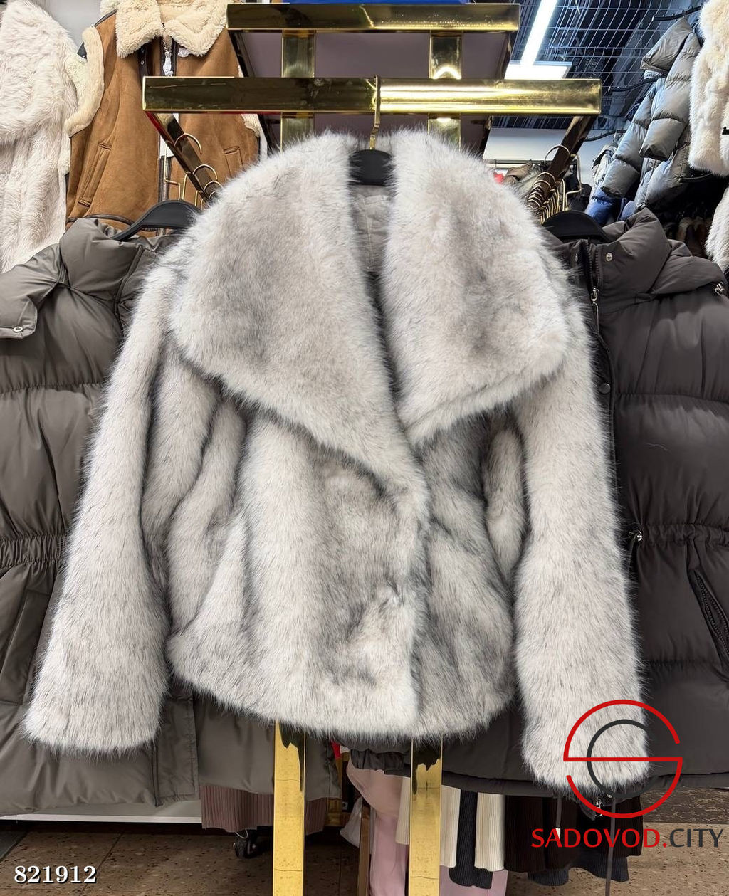 Шуба женская из искусственного меха