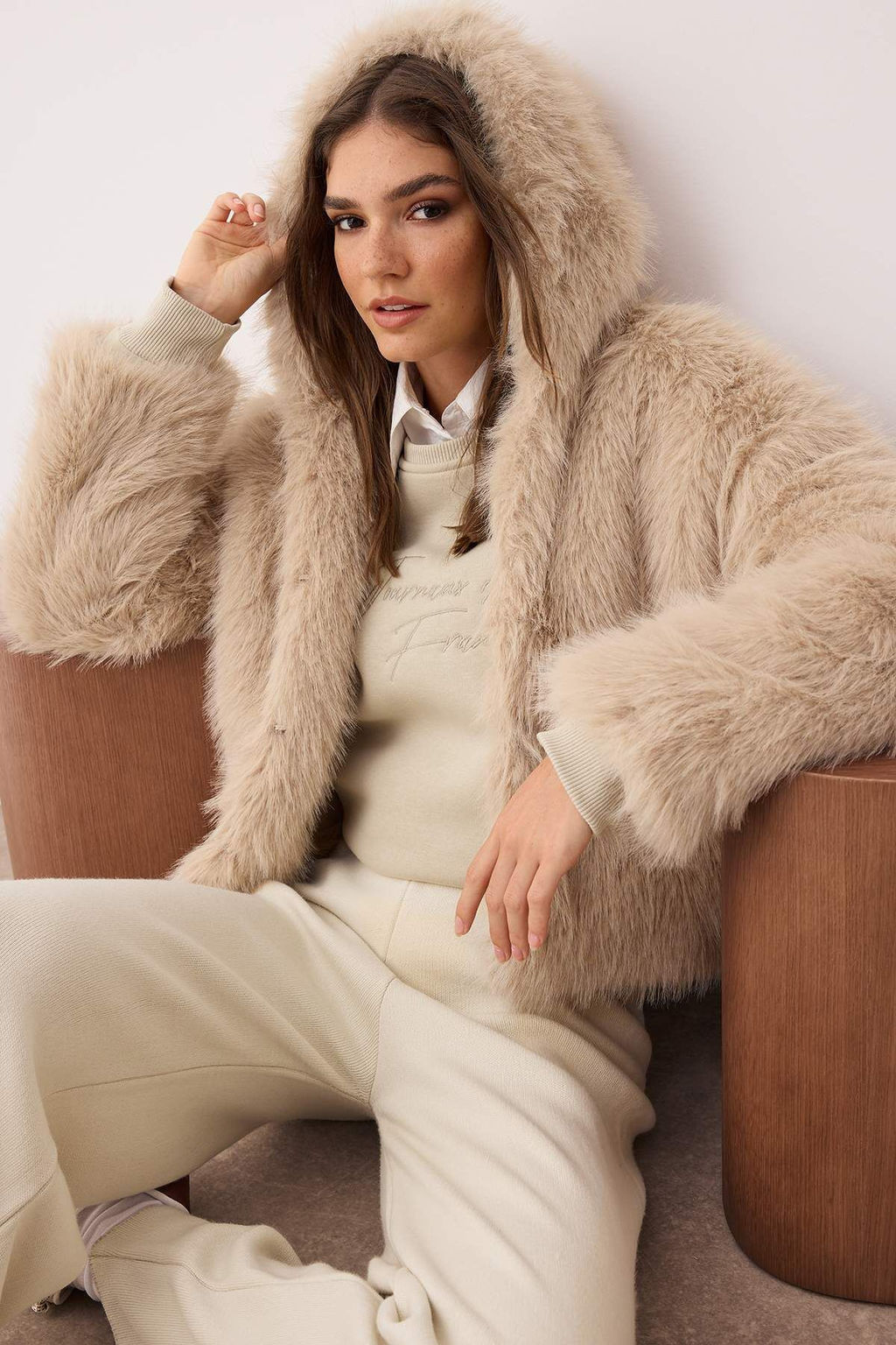 Bej Oversize Kal?p Kapusonlu Kurk Mont TWOAW26MO00025 - Trendyolmilla фото 9