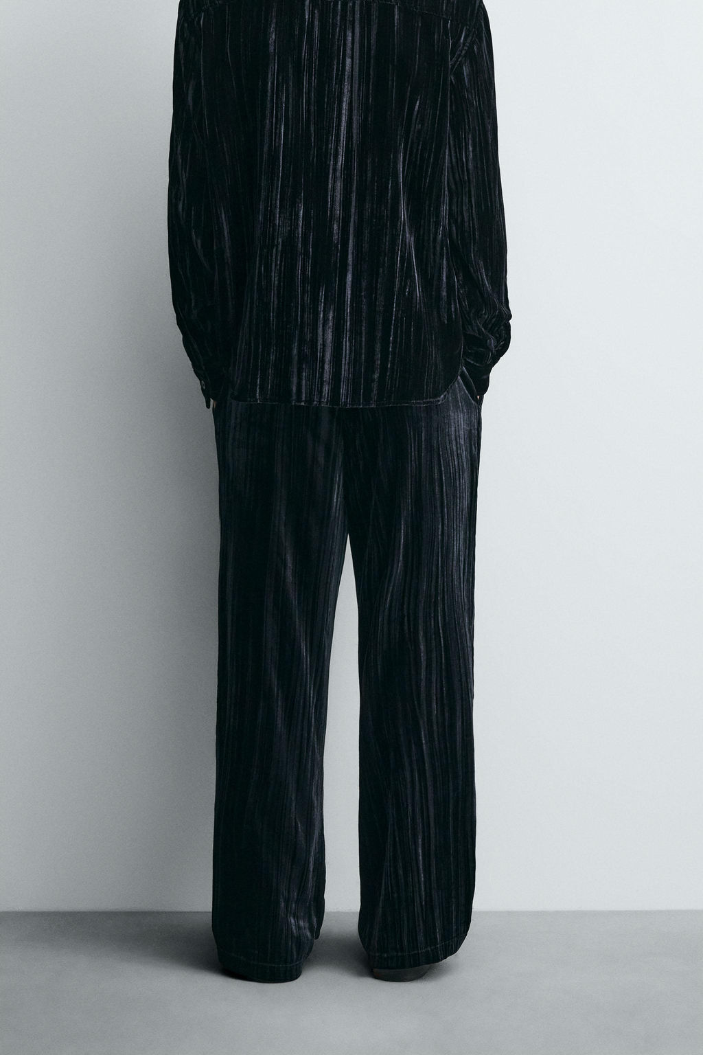 PLEATED VELVET TROUSERS - Zara фото 3