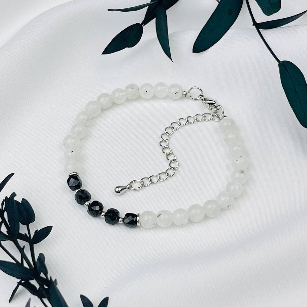Браслет из Лунного камня и черной Шпинели 18 см +
