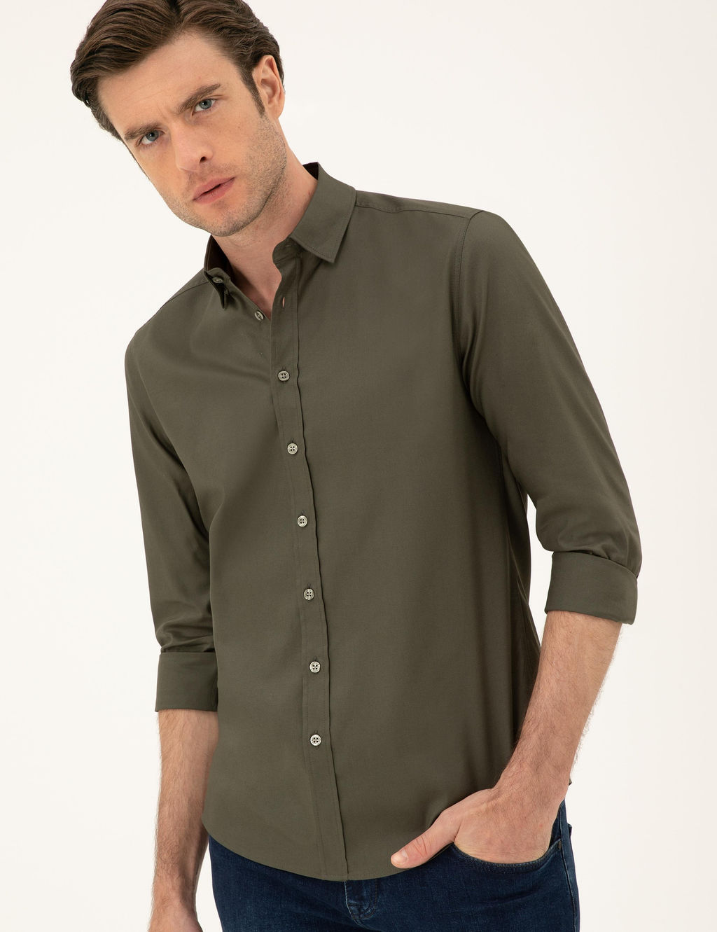 Рубашка приталенного кроя цвета хаки из смесового хлопка - Cacharel фото 3