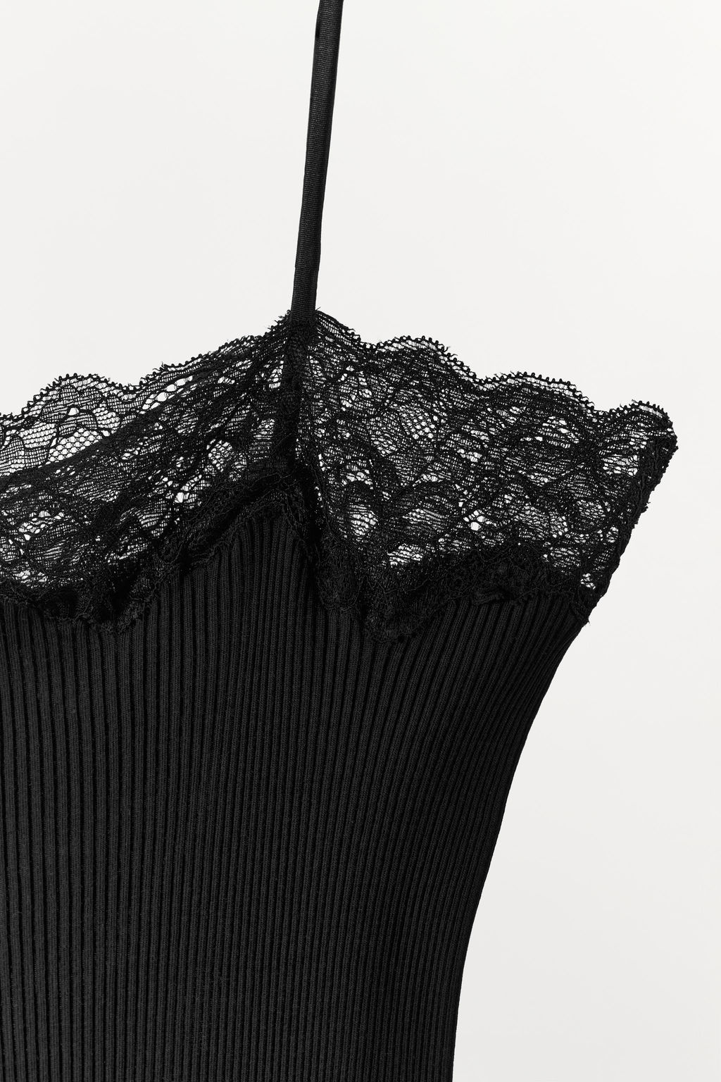 TOP RIB ENCAJE / Negro