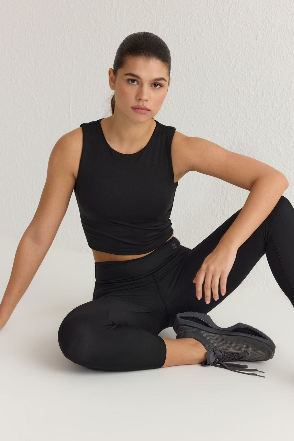 Siyah F?rcal? Soft Kumas 2 Katl? Ici Pedli Spor Sutyenli Orme Ust/Bluz THMSS25BZ00001