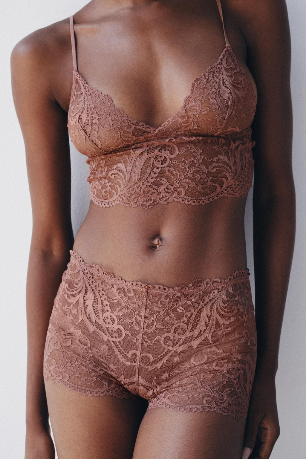 BRAGUITA CULOTTE ENCAJE / Beige