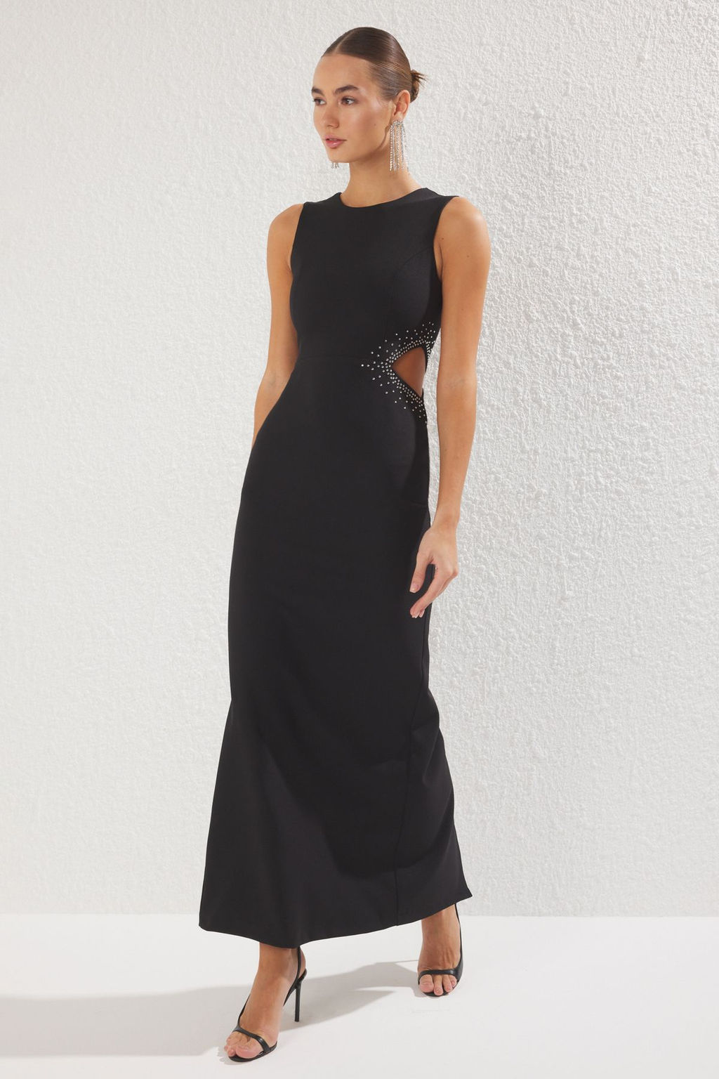 TRENDYOLMILLA Siyah Cut Out/Pencere Detayl? Tas Bask?l? Dokuma Uzun S?k Abiye & Mezuniyet Elbise TPRSS25AE00093  фото 6