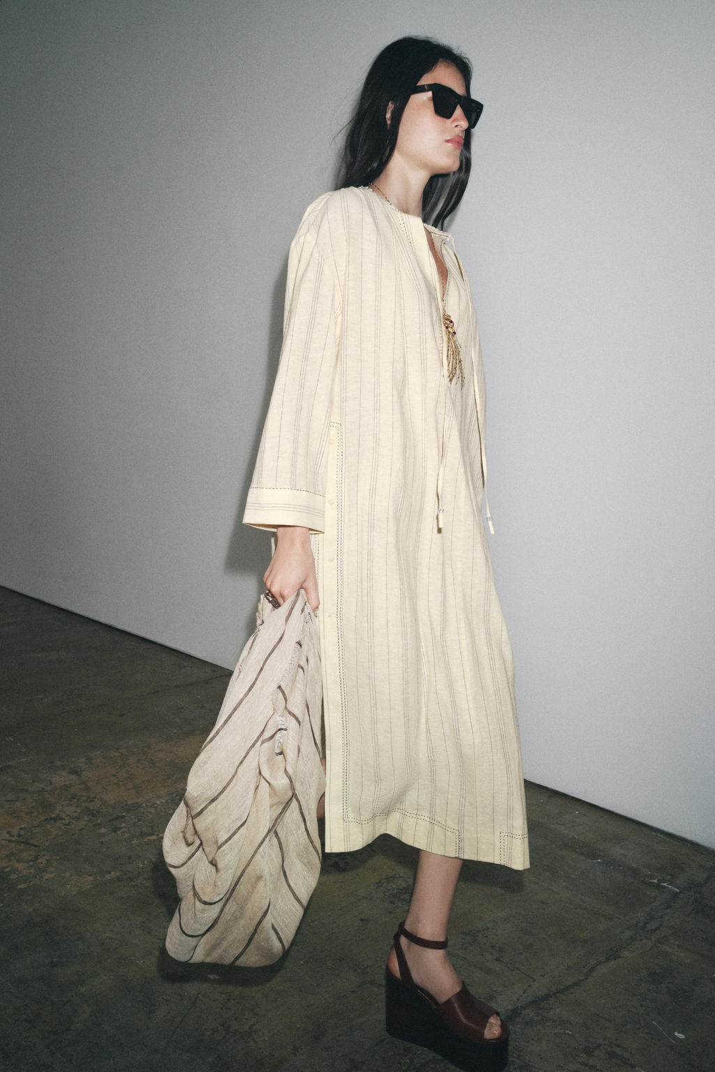 STRIPED LINEN BLEND TUNIC DRESS ZW COLLECTION - Zara фото 10