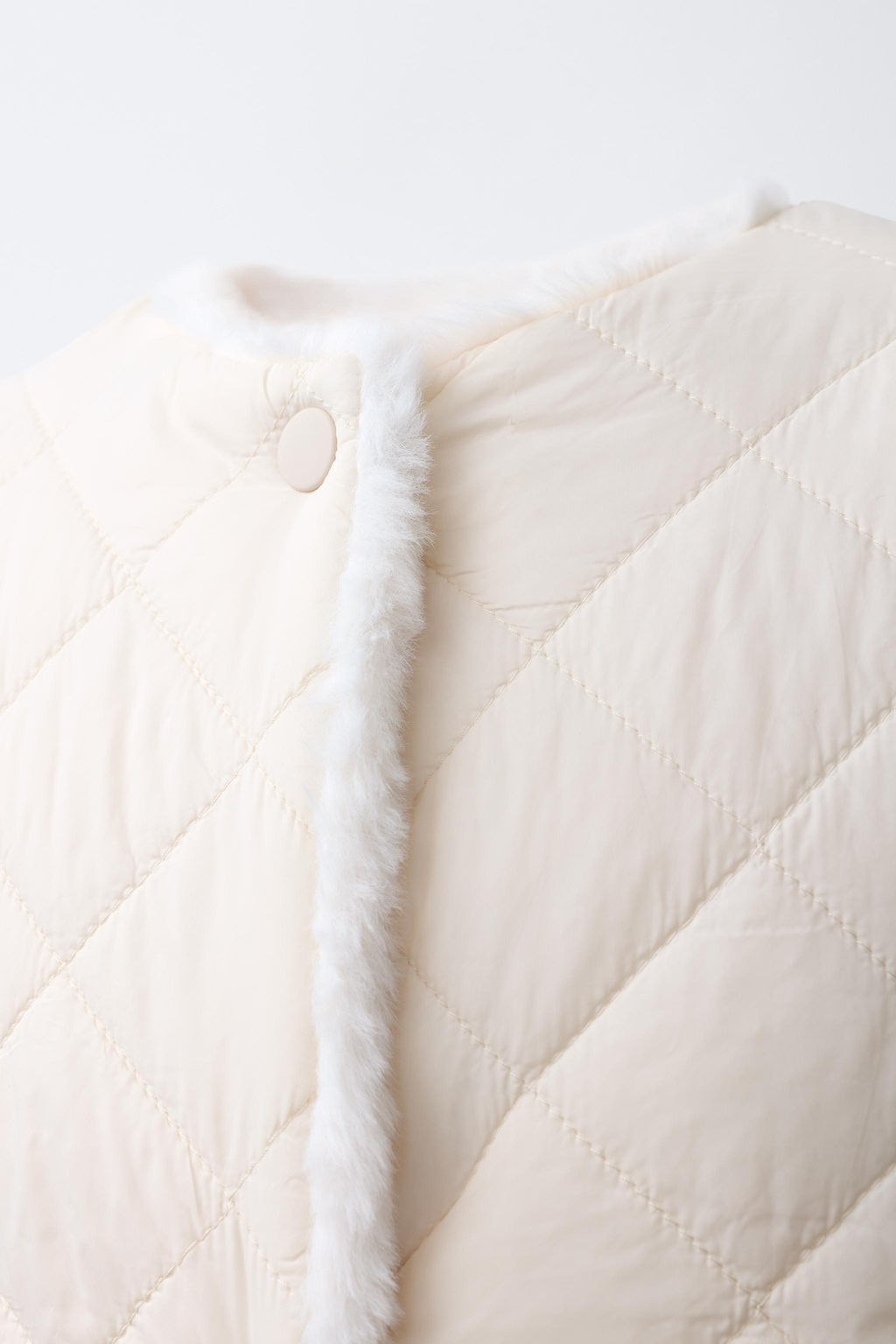 REVERSIBLE FAUX FUR GILET - Zara фото 5