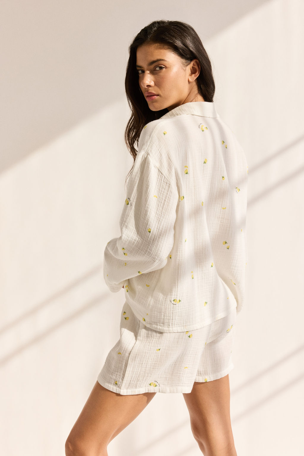 Camisa y pantal?n corto de pijama - H&m фото 15
