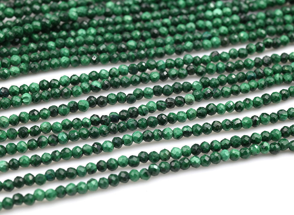 Бусины из малахита шарик гр.2мм, 38см, 230 бусин Радуга камня