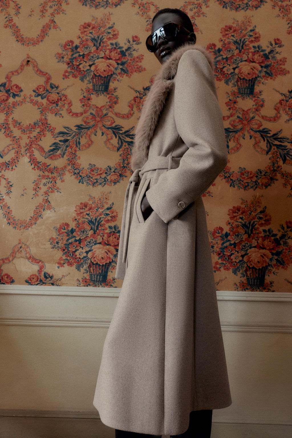 WOOL COAT WITH FAUX FUR LAPEL AND BELT - Zara фото 4