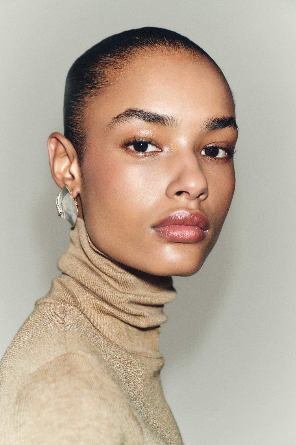 CONTRAST RHINESTONE EARRINGS