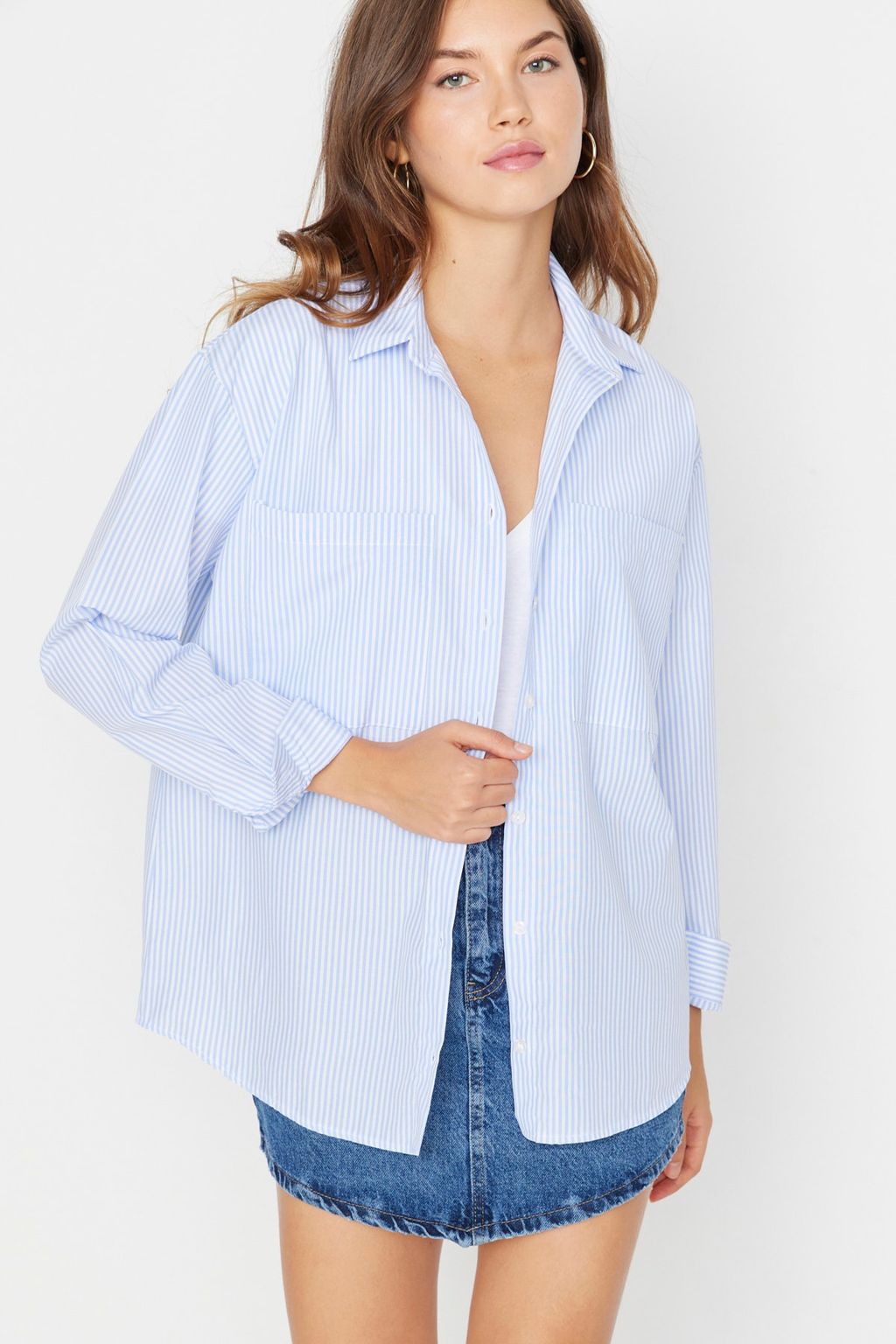 Mavi Cizgili Cep Detayl? Oversize/Genis Kal?p Dokuma Gomlek TWOAW23GO00359