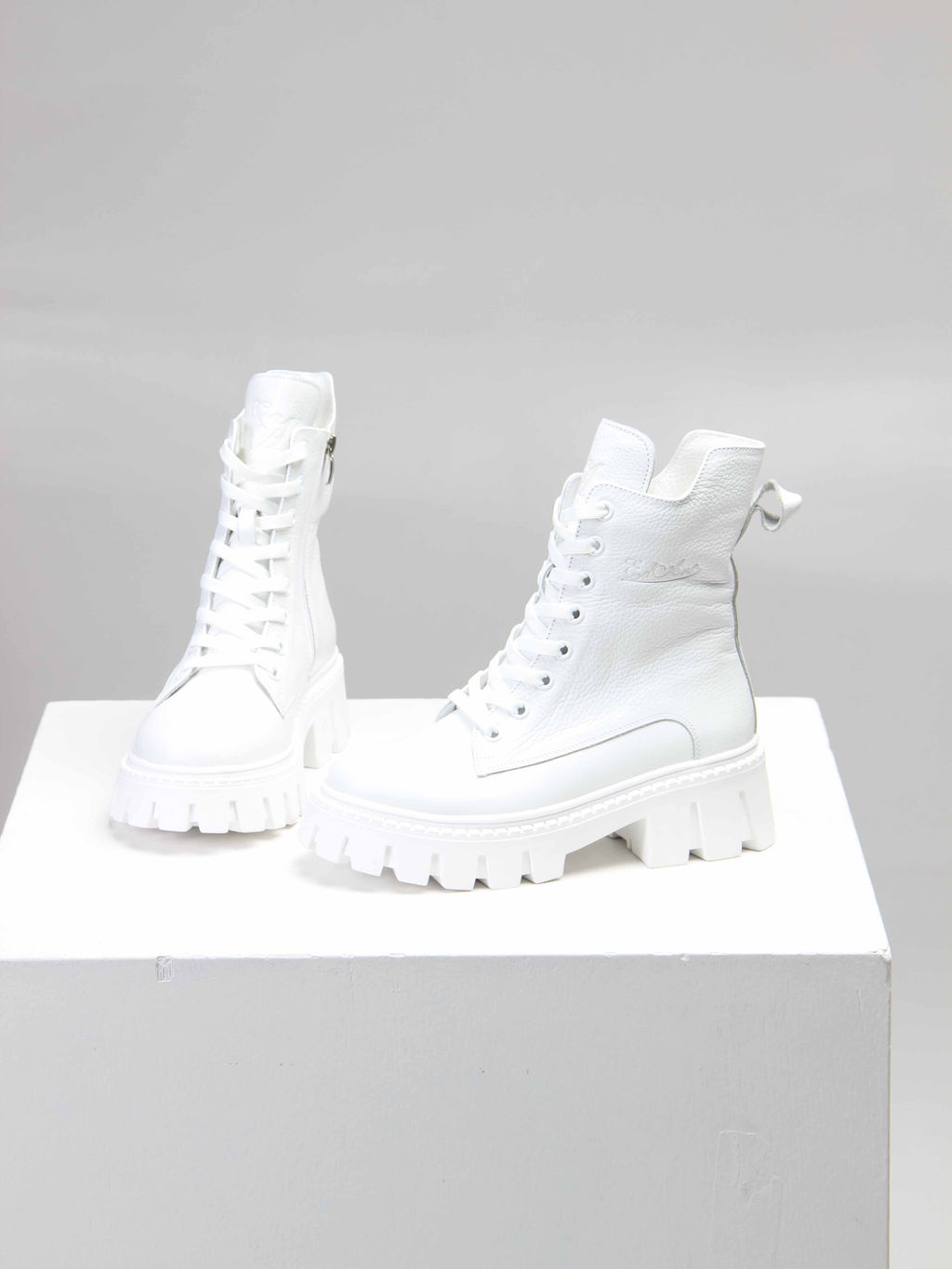 Ботинки 346.чанкиw. Белый бартон/Шерсть