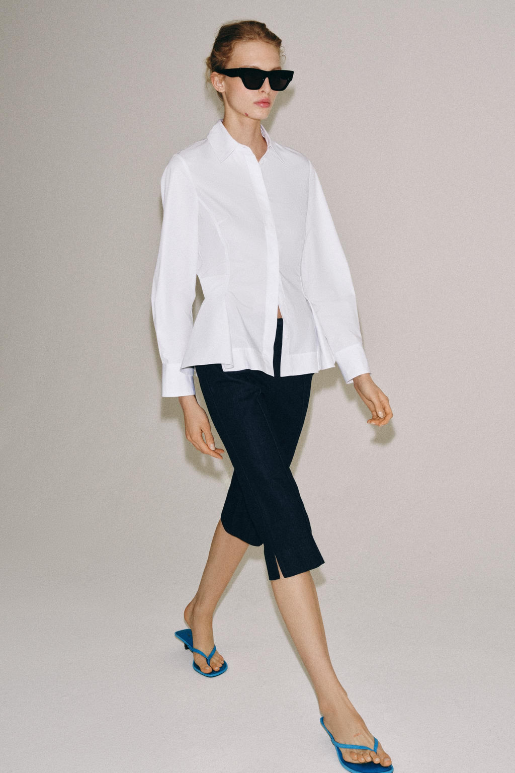 PANTAL?N CAPRI DENIM ZW COLLECTION / Azul
