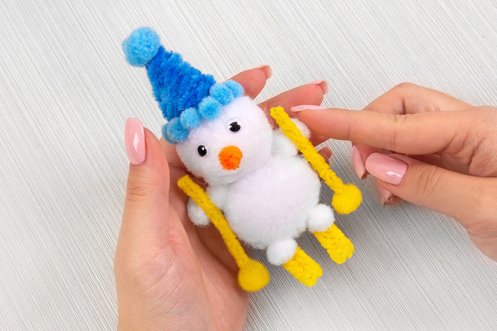 Hobbius SKPH-50 Помпоны 50 мм 6 шт №01 белый  фото 3