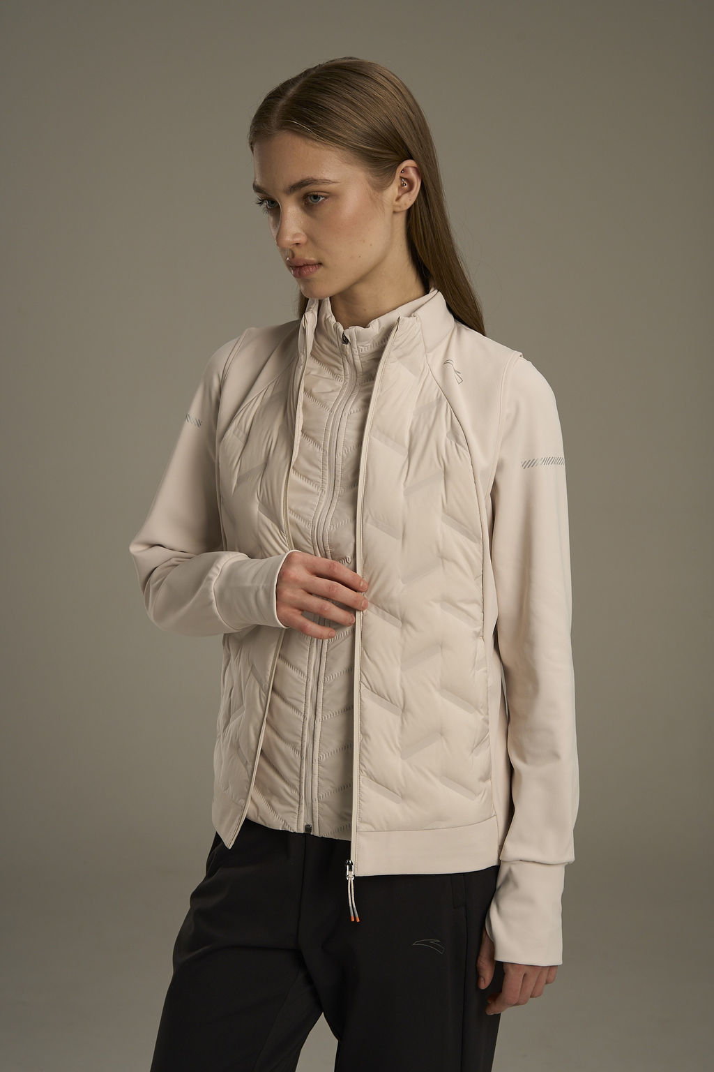 Жилет утепленный комбинированный Бежевый ANTA RUNNING Fleece Vest