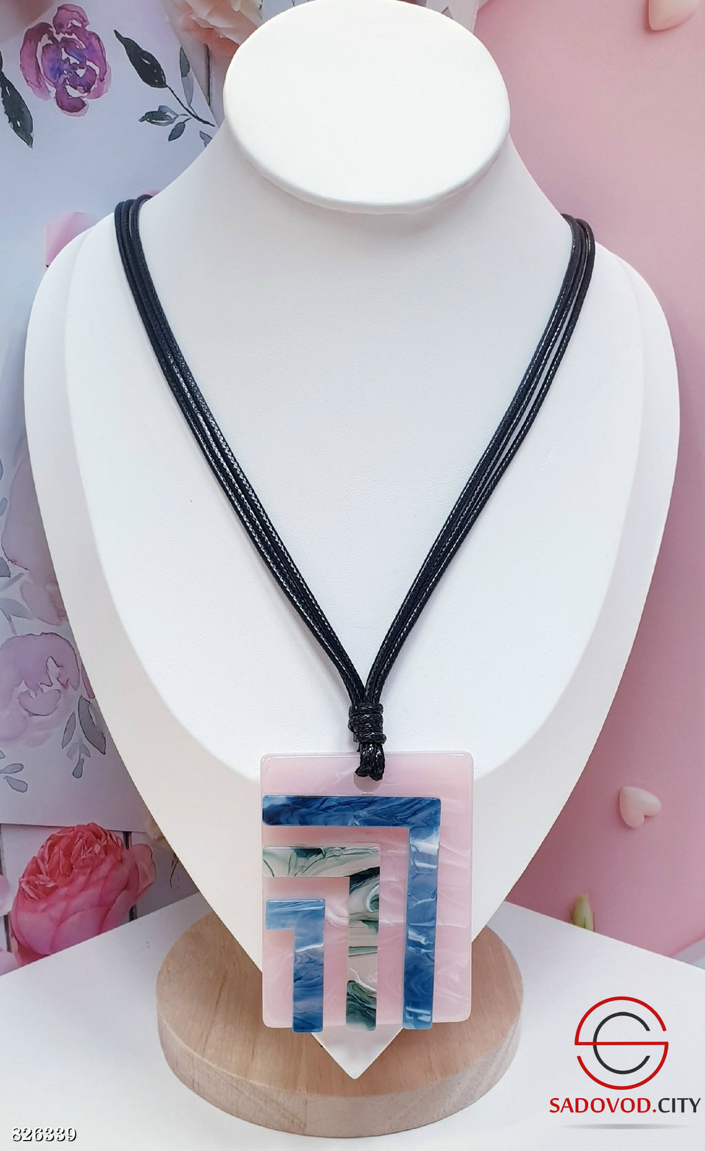 Колье женское на шею с камнем