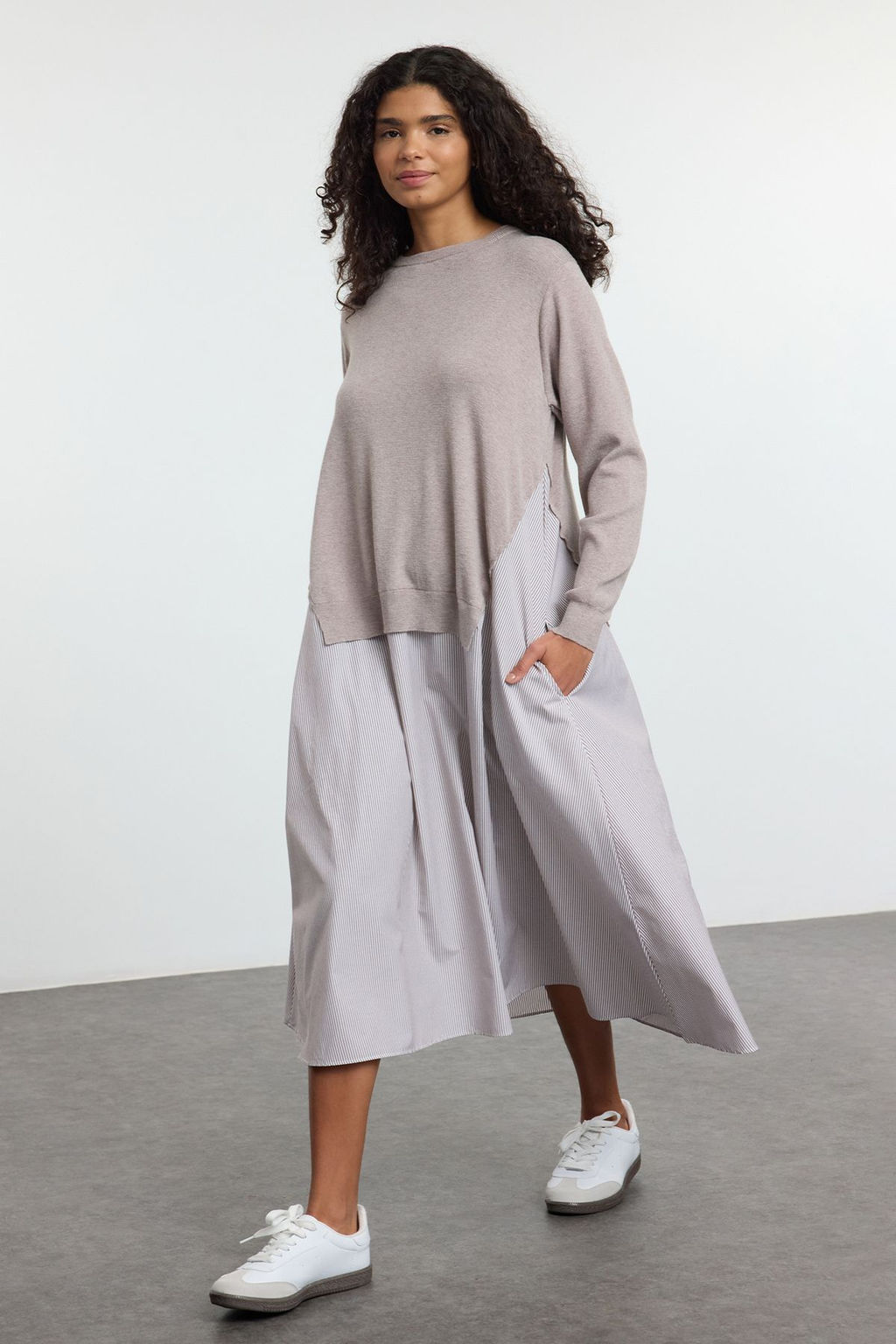 TRENDYOLMILLA Siyah Cizgili Triko Garnili Duz Kesim Midi Dokuma Elbise TWOAW25EL00359 фото 2