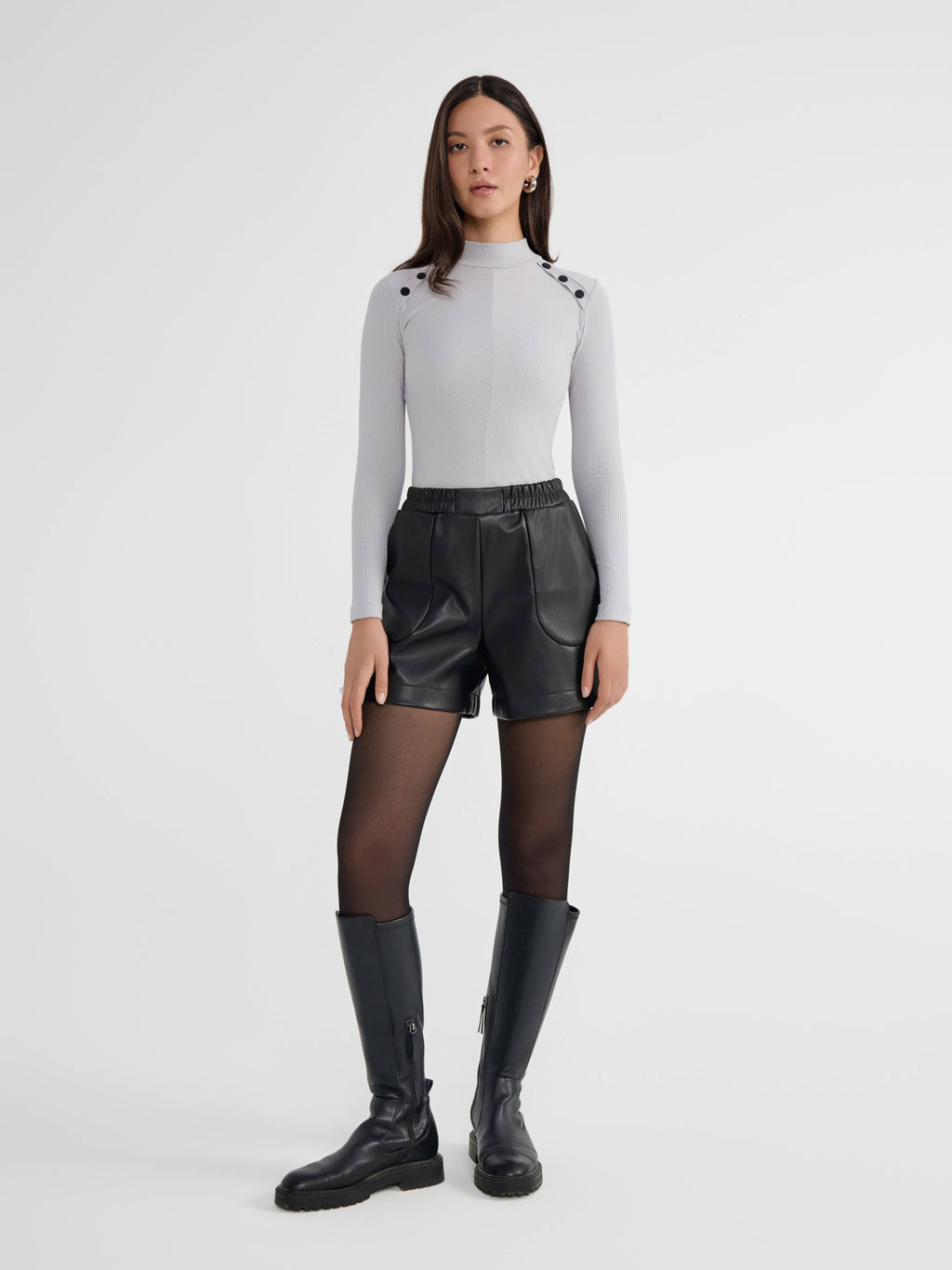 CONTE Шорты из экокожи с накладными карманами LS 2849 black - Conte elegant фото 8