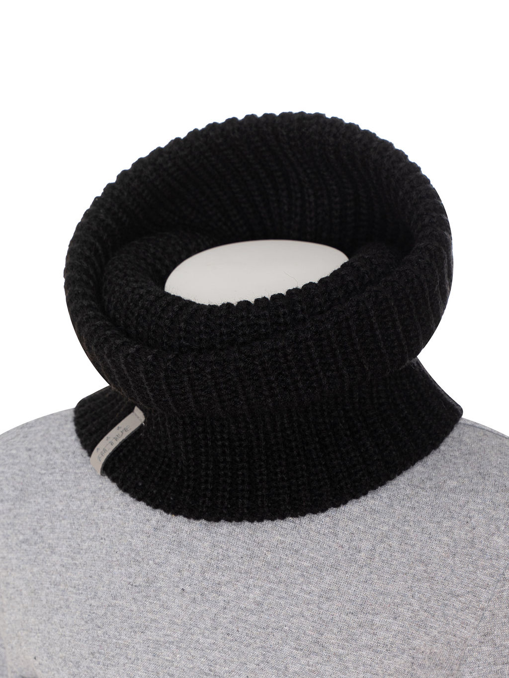 Комплект вязаный черный Ш-118 (52-54)