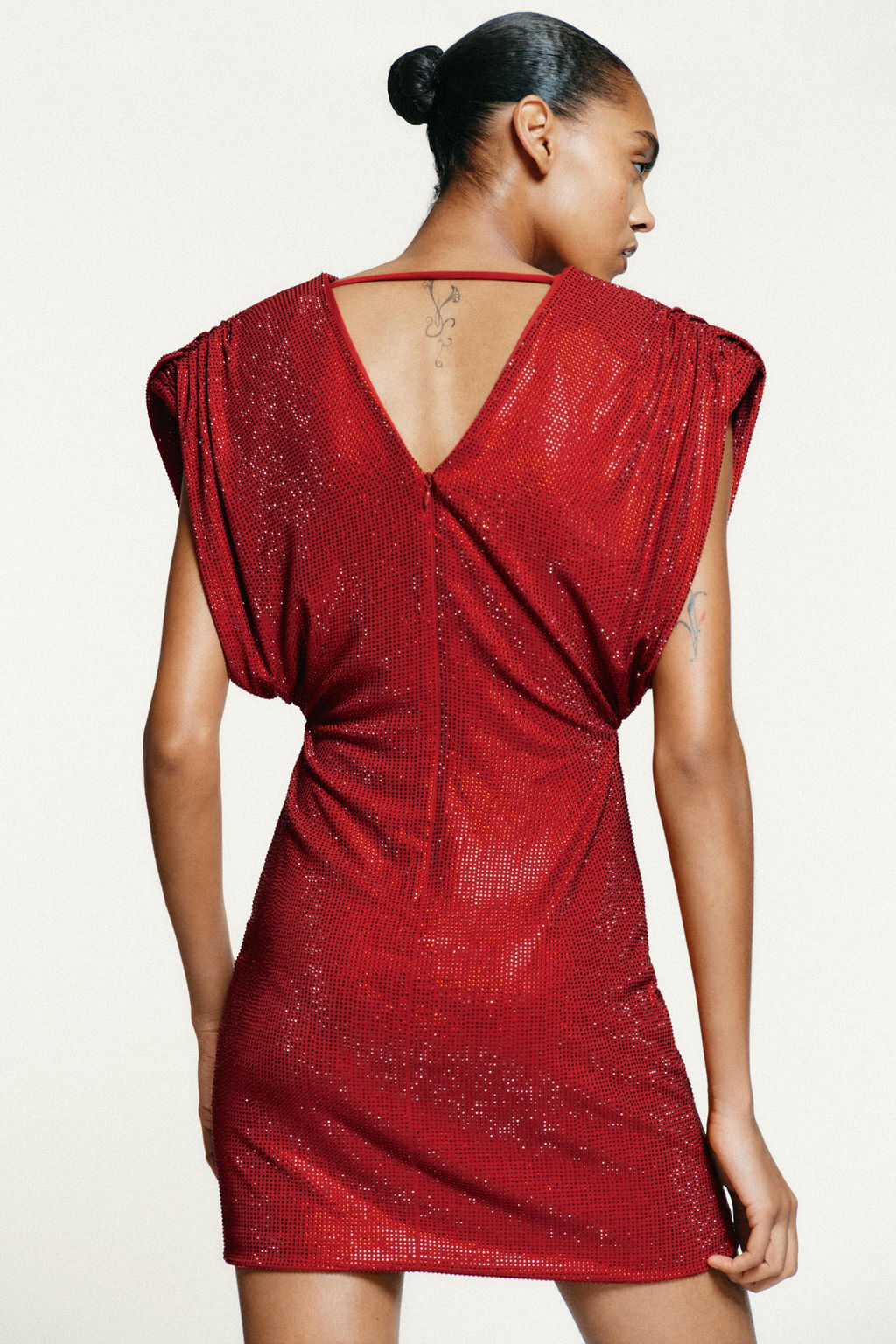 SHORT DRESS WITH SHOULDER PADS AND RHINESTONES - Zara фото 4