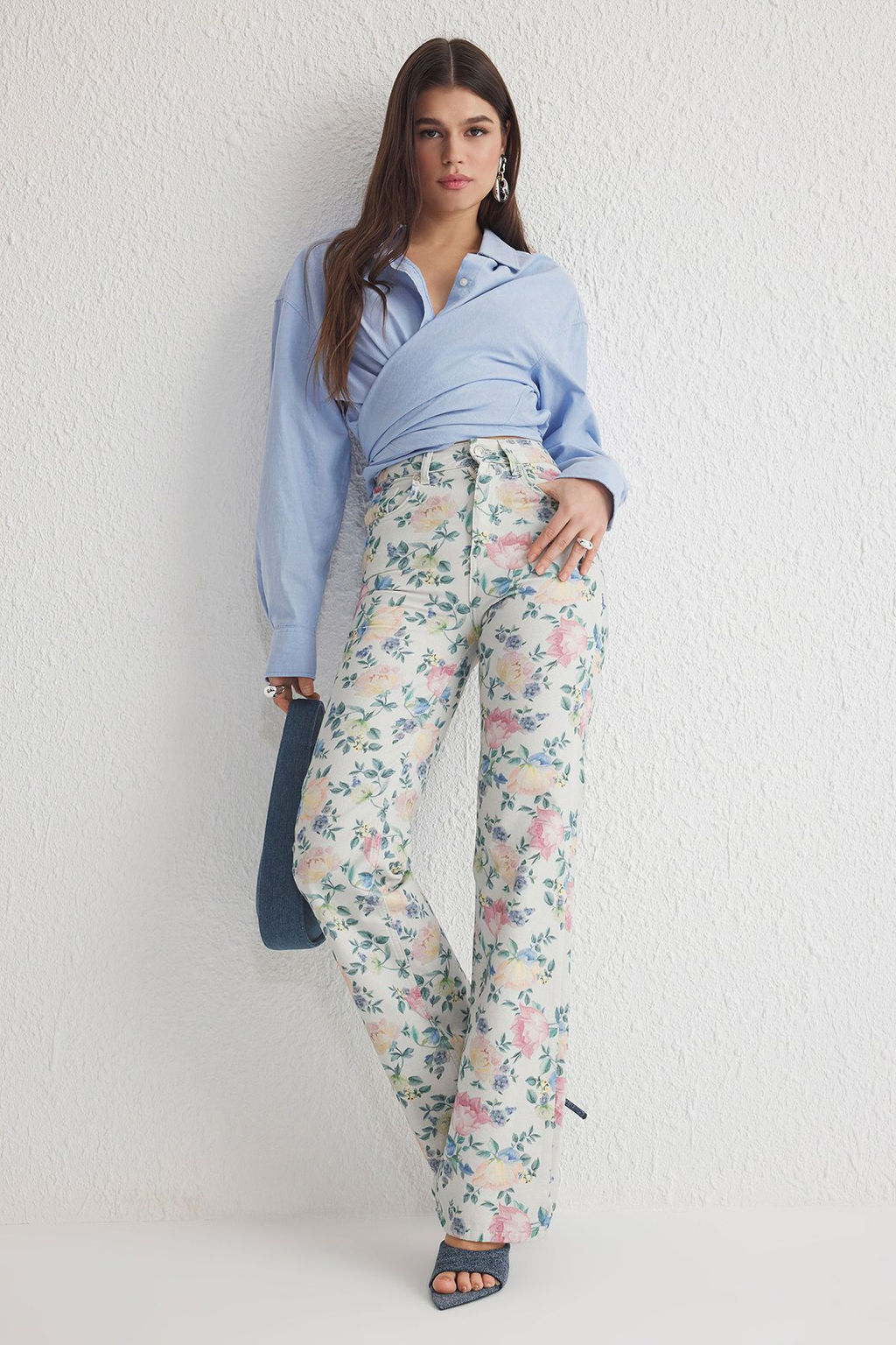 Cok Renkli Cicek Desenli Yuksek Bel Wide Leg Jeans TWOSS25JE00167