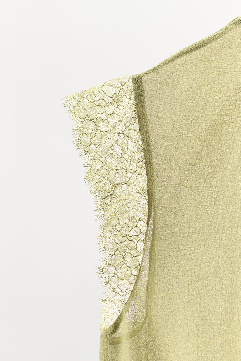 BODY BLUSA GEORGETTE ENCAJE / Verde