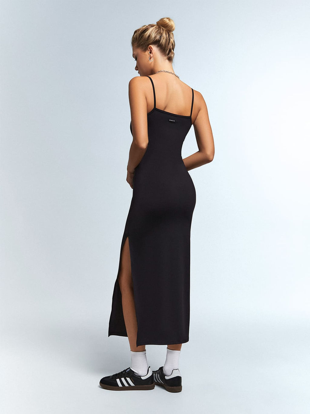 Платье силуэта SLIM в длине maxi c боковым разрезом - NEVERLATE фото 2