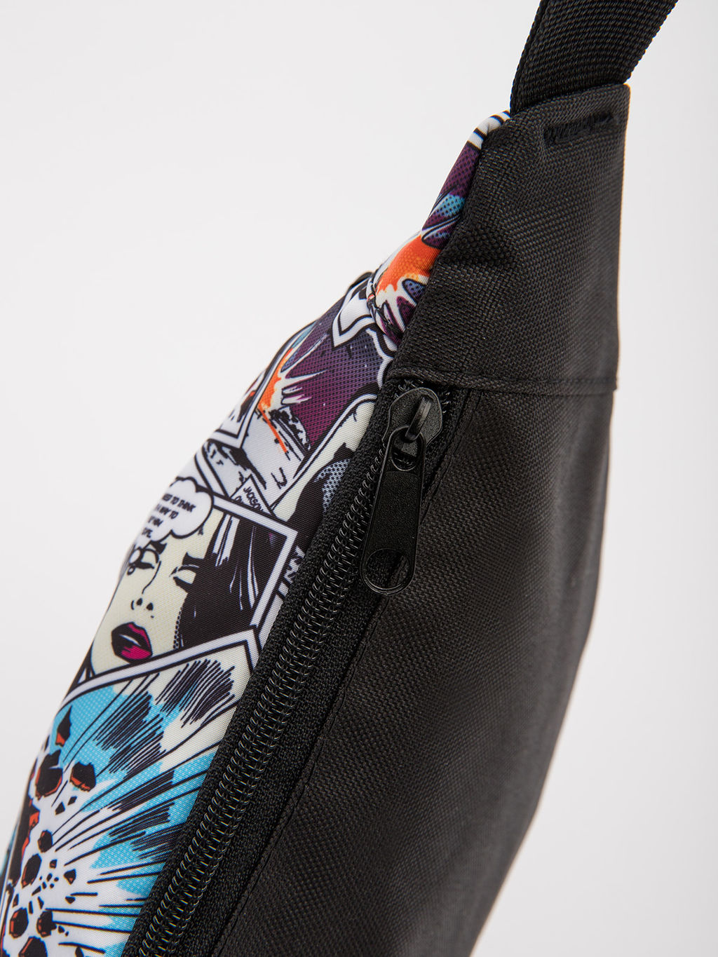 V48 401 213 Сумка поясная