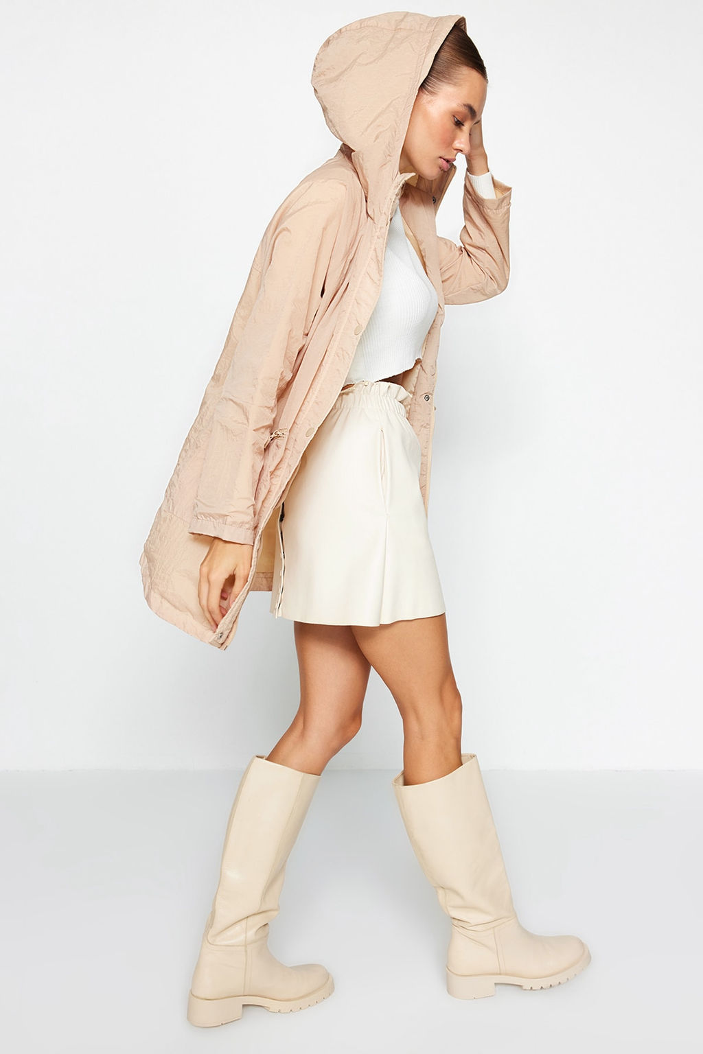 Bej Kapusonlu Su Itici Yagmurluk Mont TWOAW24MO00228