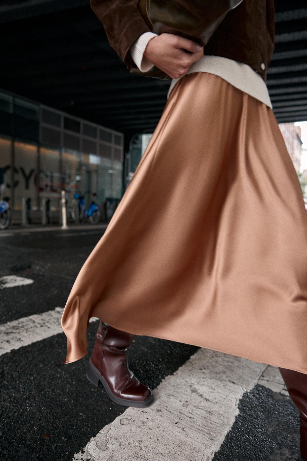 SATIN MIDI SKIRT - Zara фото 3