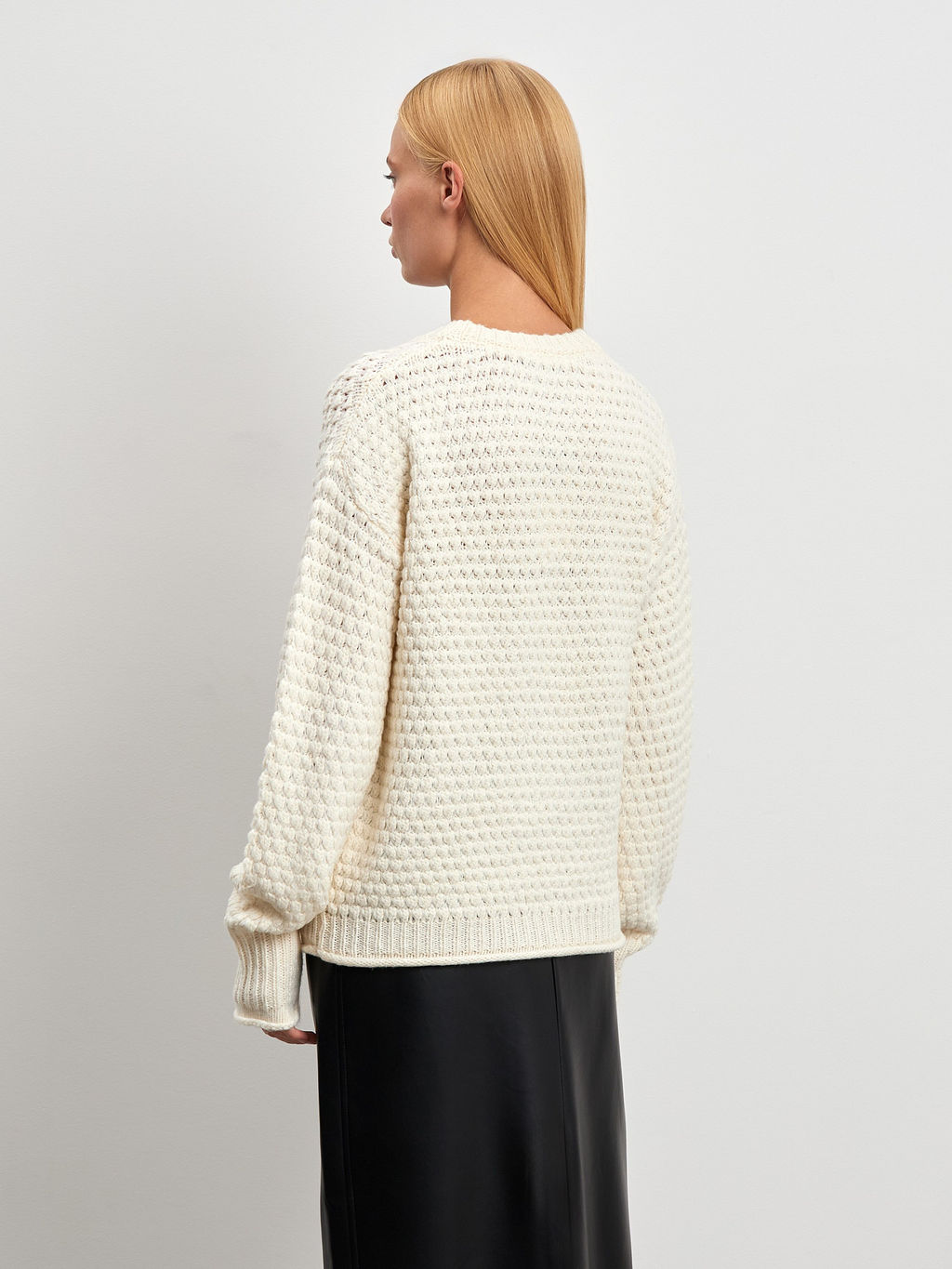 Джемпер с текстурной вязкой - Emka фото 4