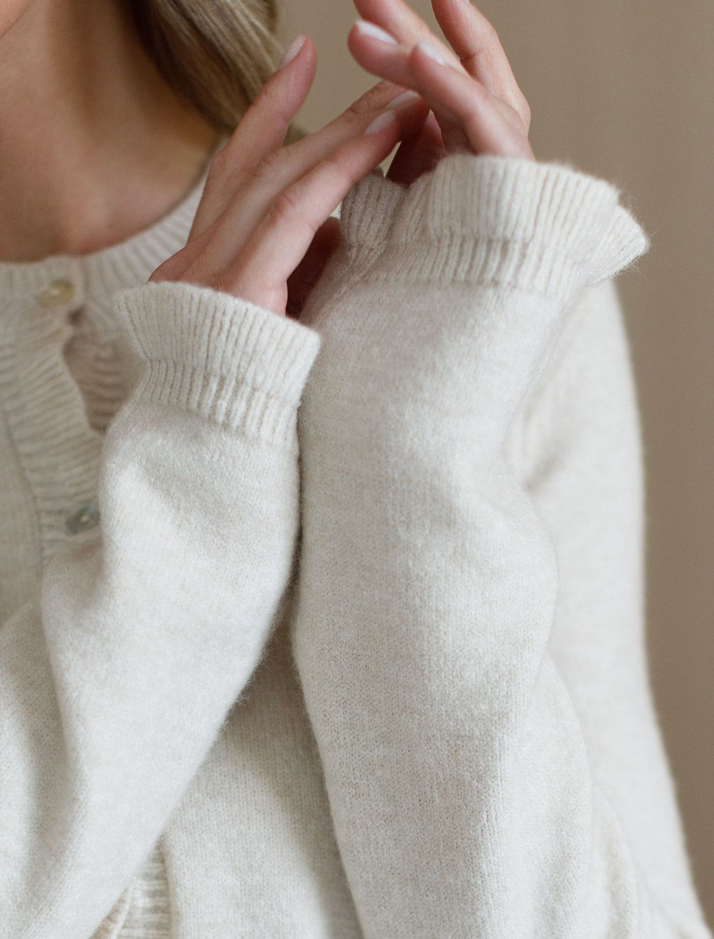 D31.149 Кардиган женский овсяный меланж