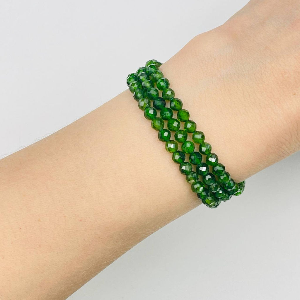 Бусины для украшений из Хромдиопсида (88 бусин) 38 см