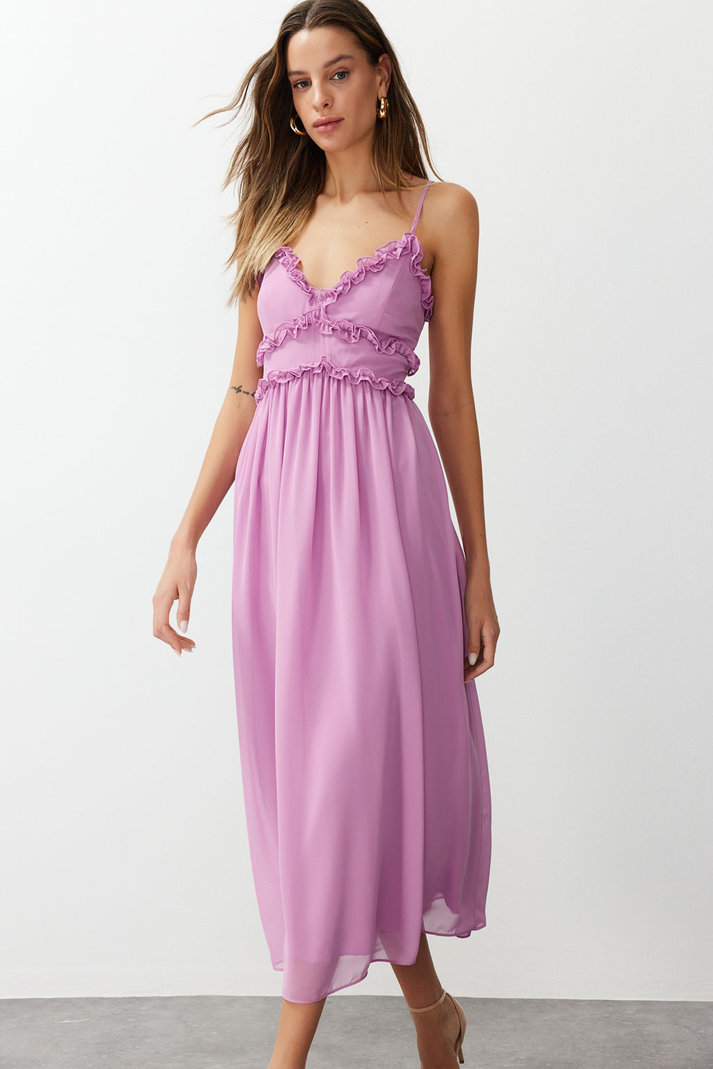 TRENDYOLMILLA Ekru Cicek Desenli A-Kesim F?rf?r Detayl? Astarl? Sifon Maxi Dokuma Elbise TWOSS23EL02013 фото 35