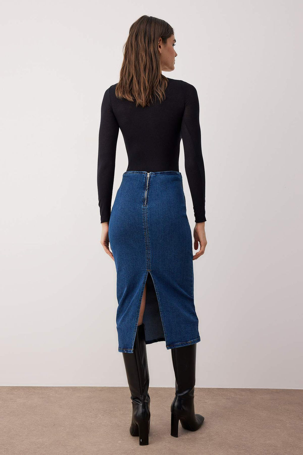 TRENDYOLMILLA Siyah More Sustainable Dikis Detayl? Midi Kalem Denim Etek TWOAW24ET00057  фото 4