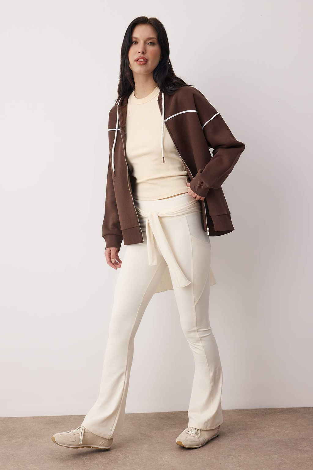 Lacivert Kapusonlu ve Biye Detayl? Oversize/Genis Kal?p Orme Sweatshirt TWOAW26SW00106 - Trendyolmilla фото 9