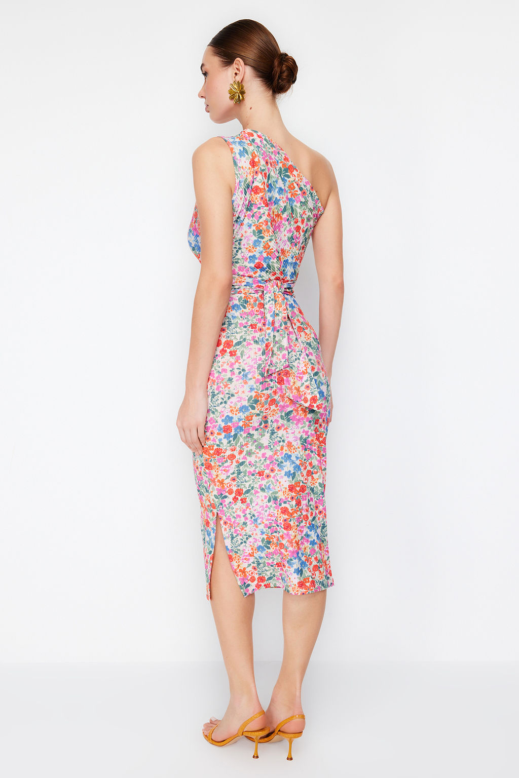 Cok Renkli Vucuda Oturan Tek Omuz Asimetrik Buzgu Detayl? Orme Midi Kalem Elbise TWOSS23EL02182