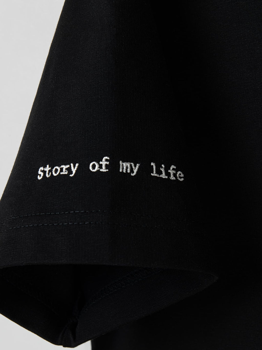 Футболка укороченная из плотного трикотажа "Уголь" женская