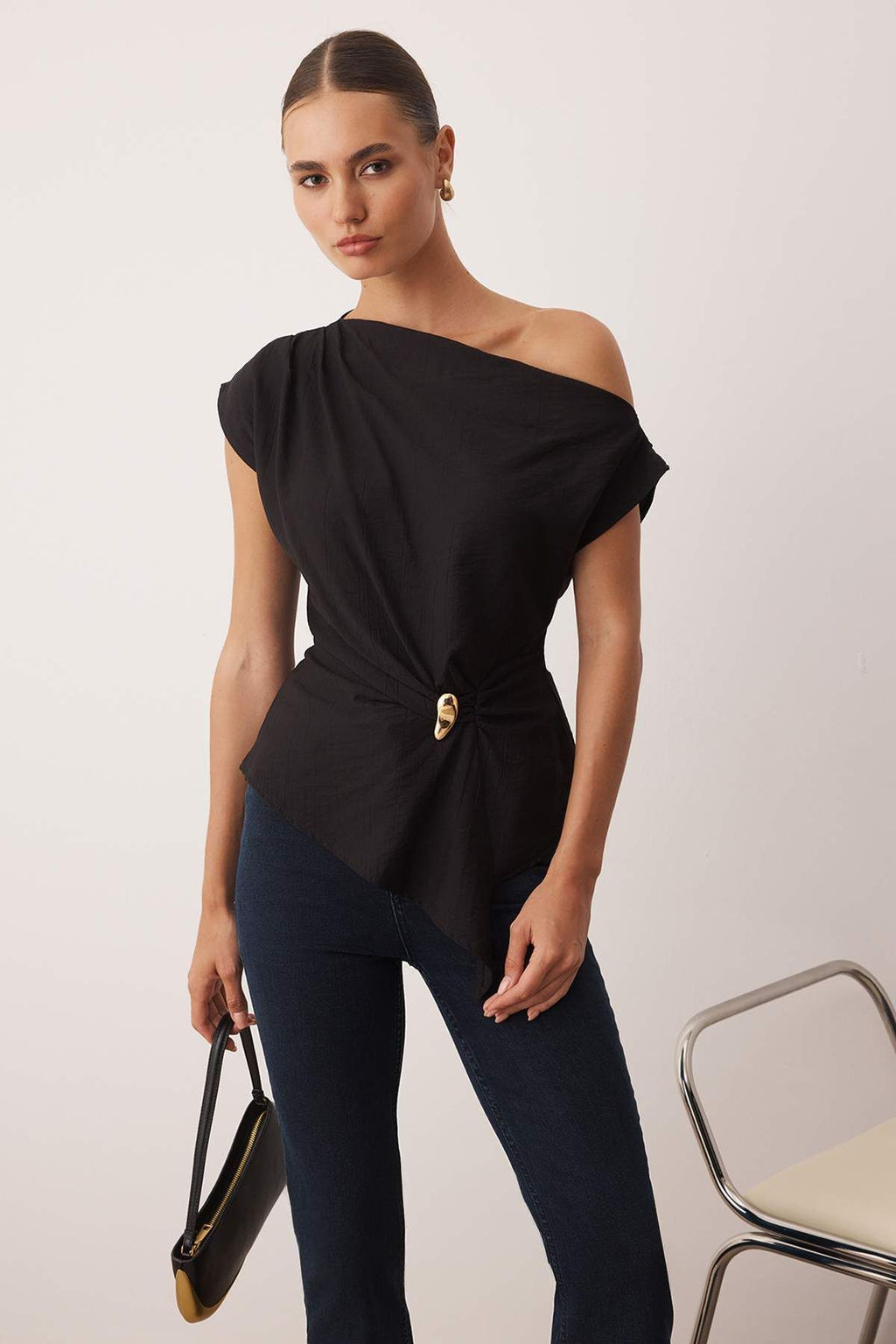 Siyah Kay?k Yaka Fitted Toka Detayl? Dokuma Bluz TWOAW26BZ00058