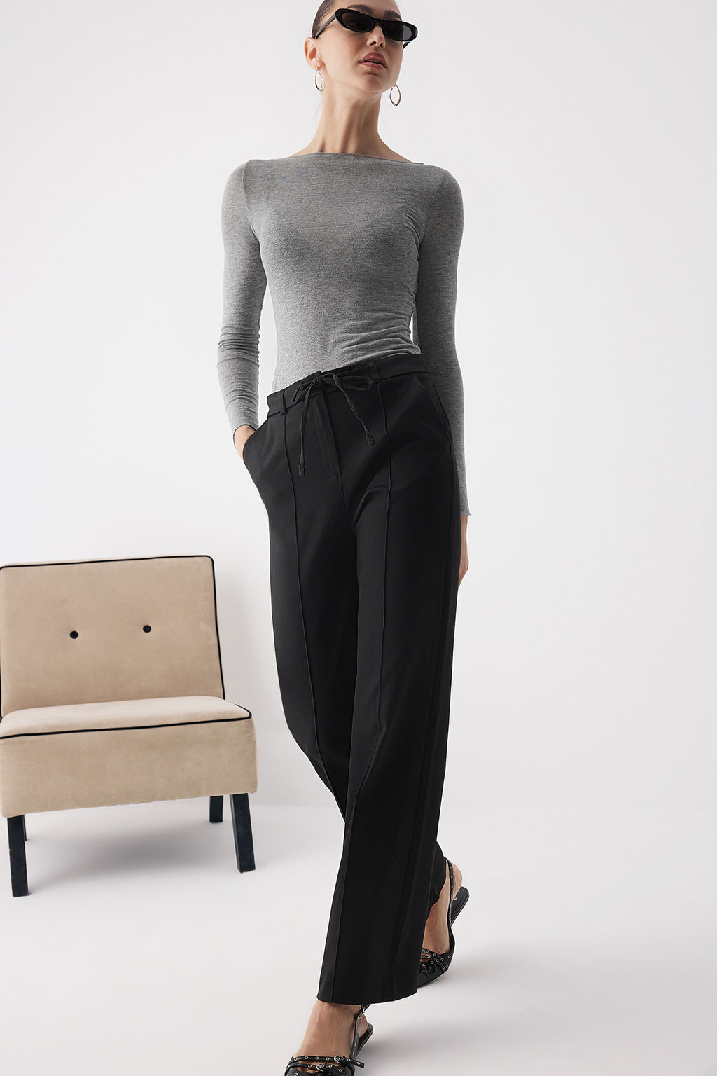 Siyah Bagc?kl? K?sl?k Tuseli Rahat Kumas Wide Leg/Genis Paca Pantolon TWOAW26PL00012 - Trendyolmilla фото 10