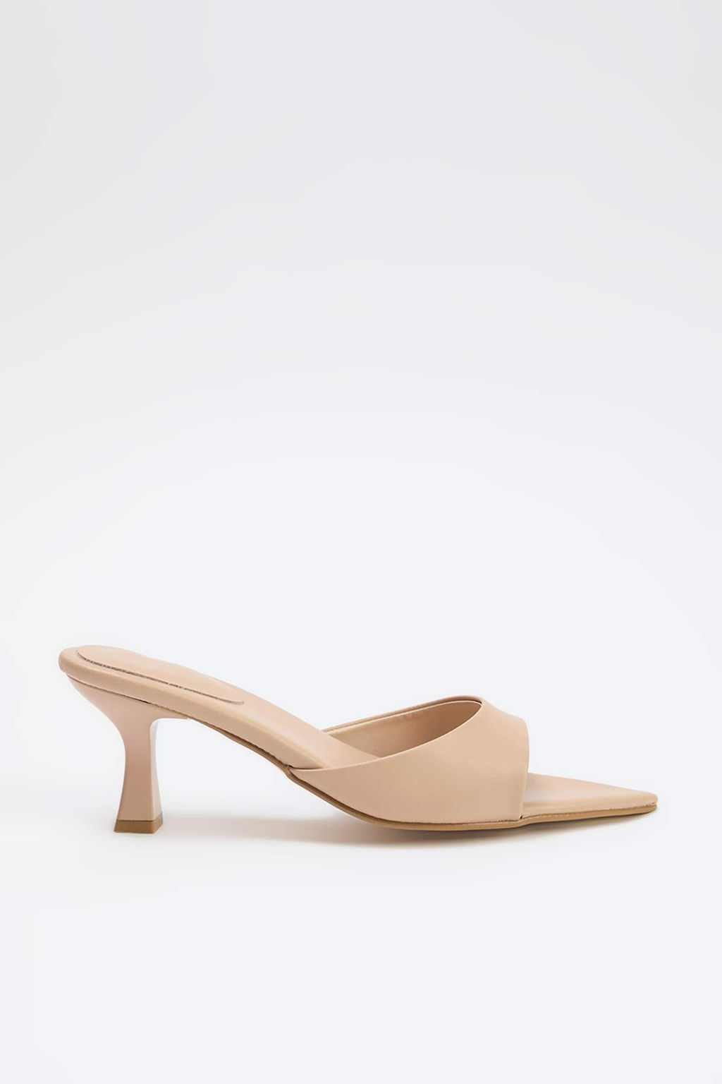 Bej Suet Sivri Burun Kitten Topuklu Kad?n 3 cm Topuklu Terlik TAKSS25TO00111
