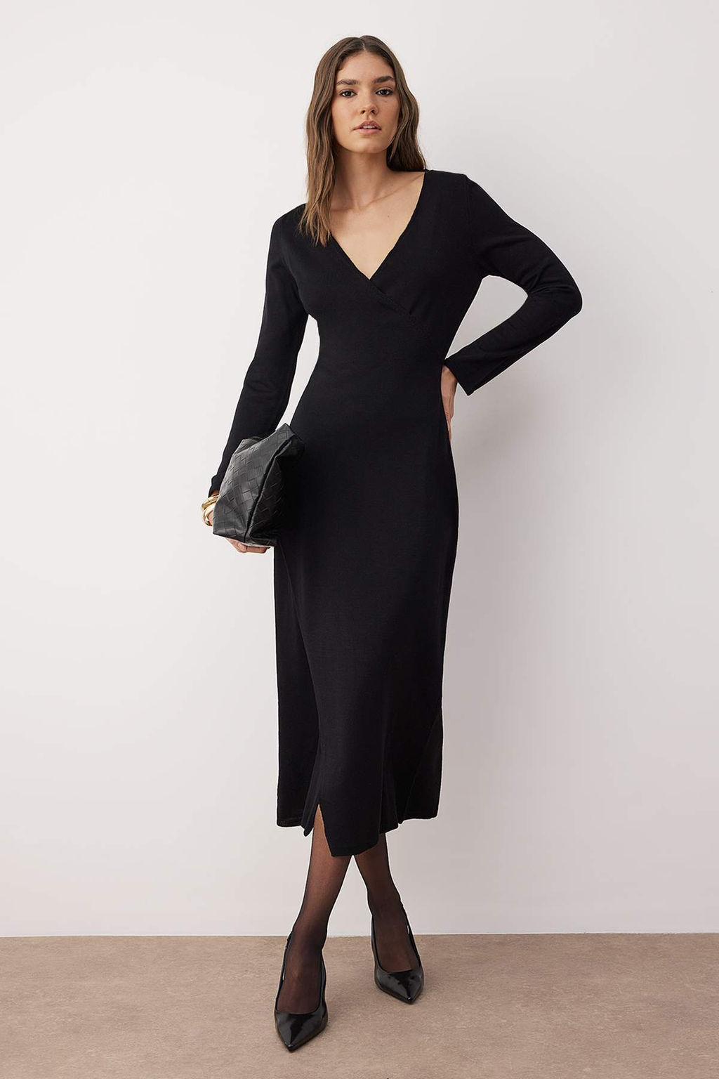 Siyah Duz Maxi Kruvaze Detayl? Triko Uzun Elbise TWOAW26EL00152 - Trendyolmilla фото 2