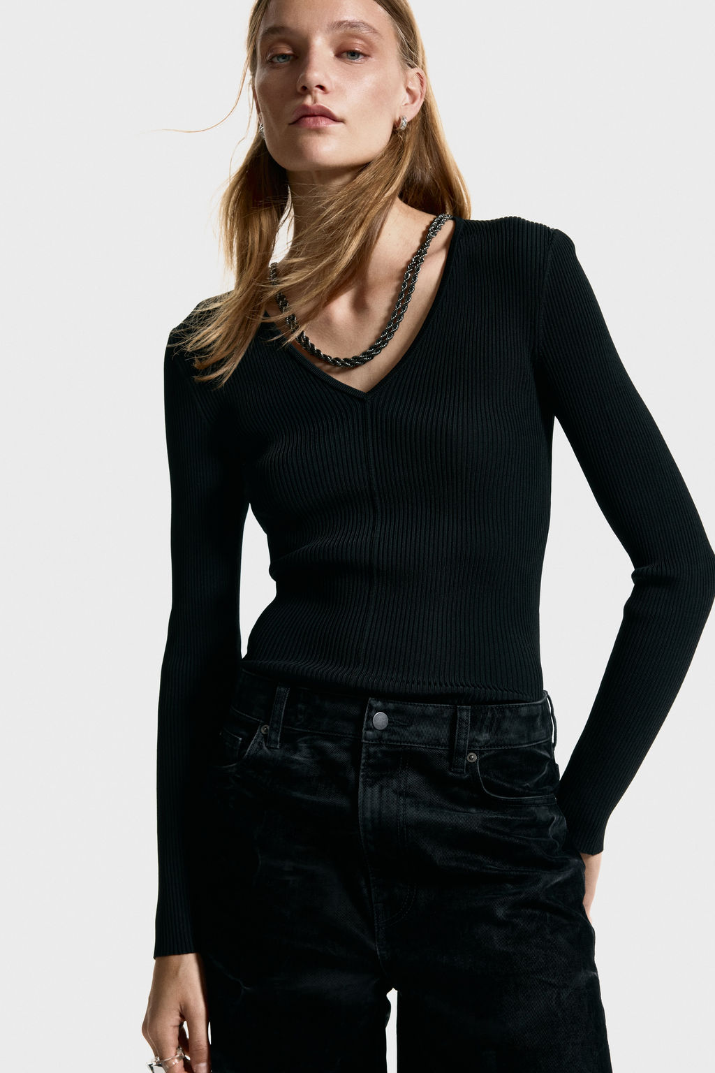 Top con cadena decorativa - H&m фото 2