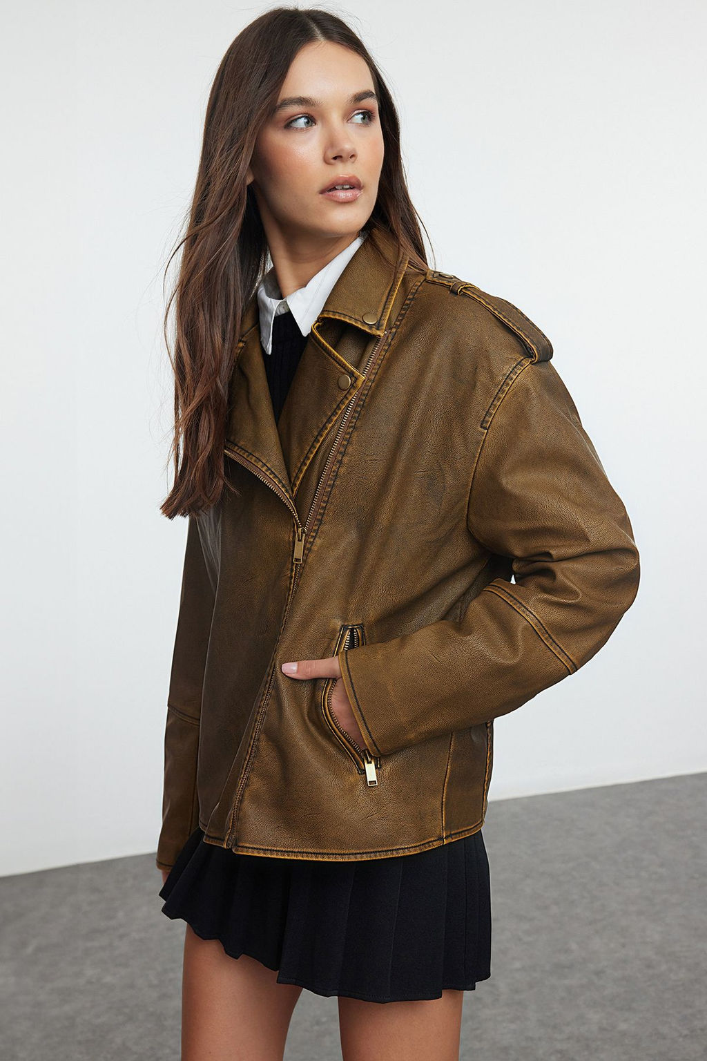 Kahverengi Oversize Kal?p Y?kama Efekctli Suni Deri Biker Ince Ceket Mont TWOAW25MO00010 - Trendyolmilla фото 3