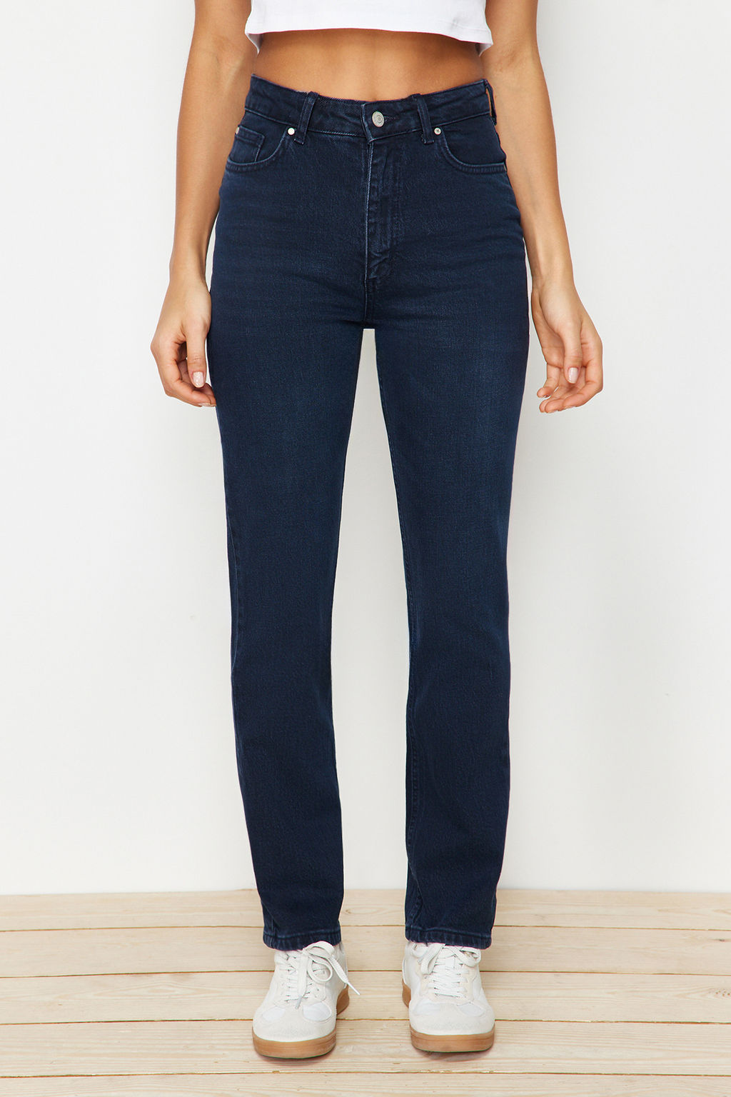 TRENDYOLMILLA Gece Mavisi More Sustainable Yuksek Bel Comfort Straight Jeans TWOAW24JE00091