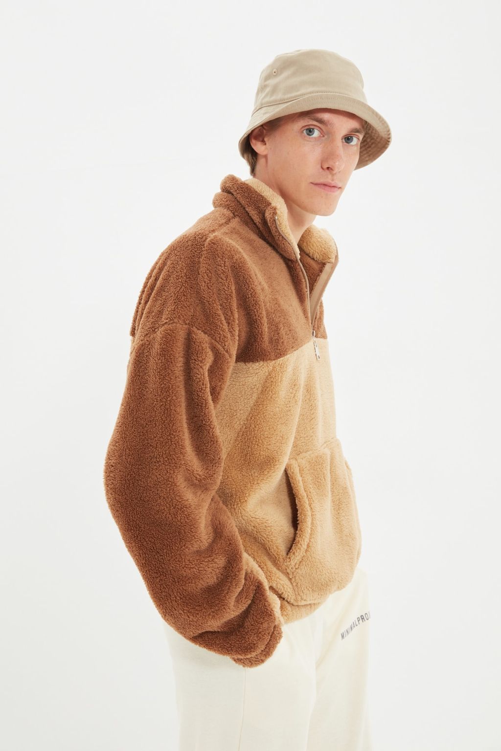 TRENDYOL MAN Camel Unisex Oversize/Genis Kesim Renk Blok S?cak Tutan Pelus Sweatshirt TMNAW22SW1477 - Trendyolmilla фото 6