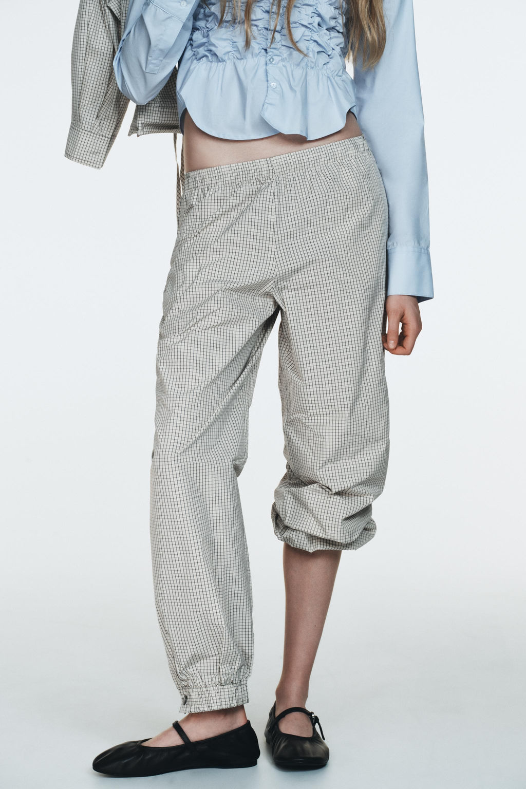 CHECK NYLON SAROUEL TROUSERS - Zara фото 2