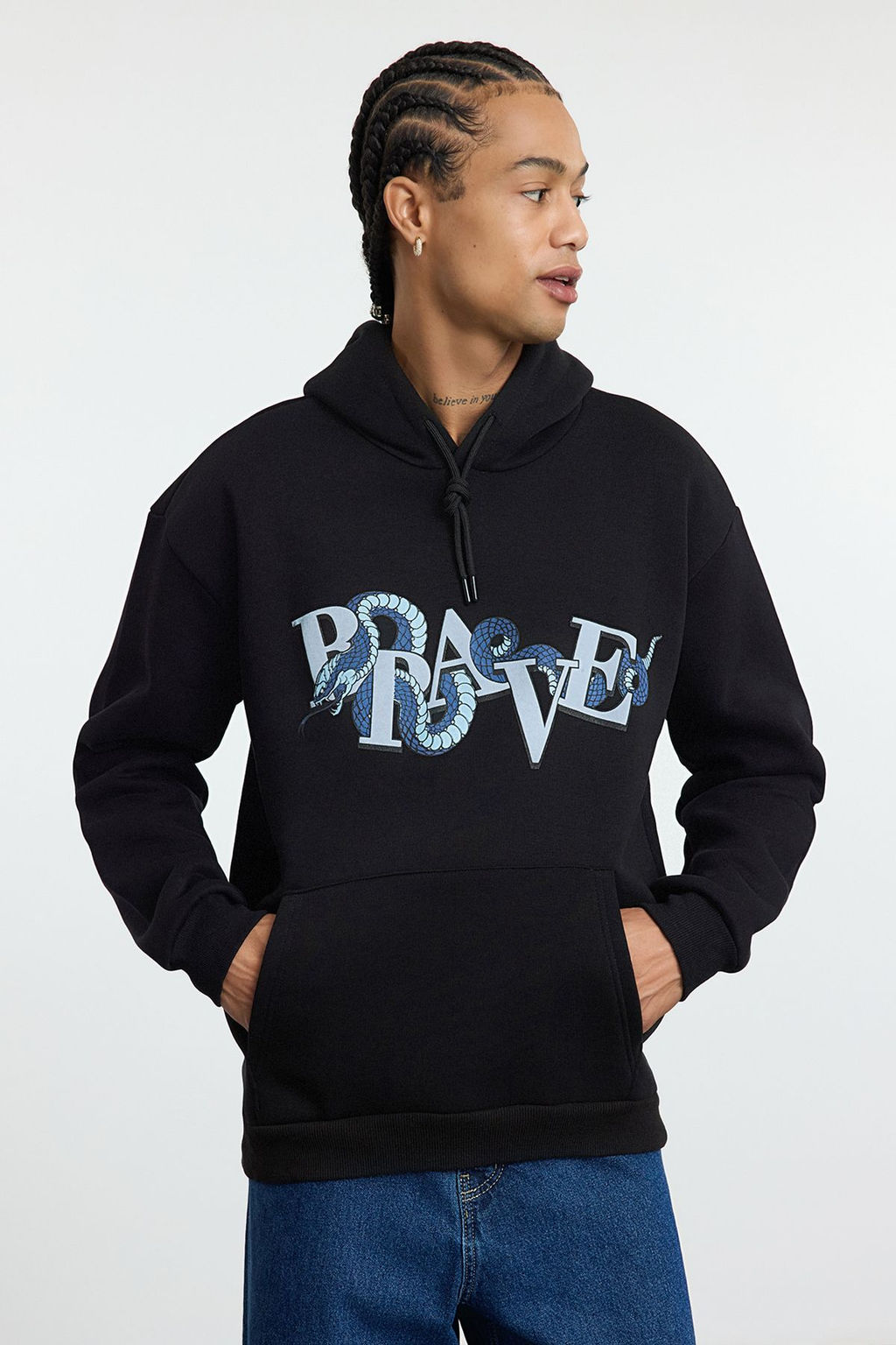 Siyah Oversize/Genis Kesim Kapusonlu Kabaran Bask? Ici Polar/S?cak Tutan Sweatshirt TMNAW25SW00037
