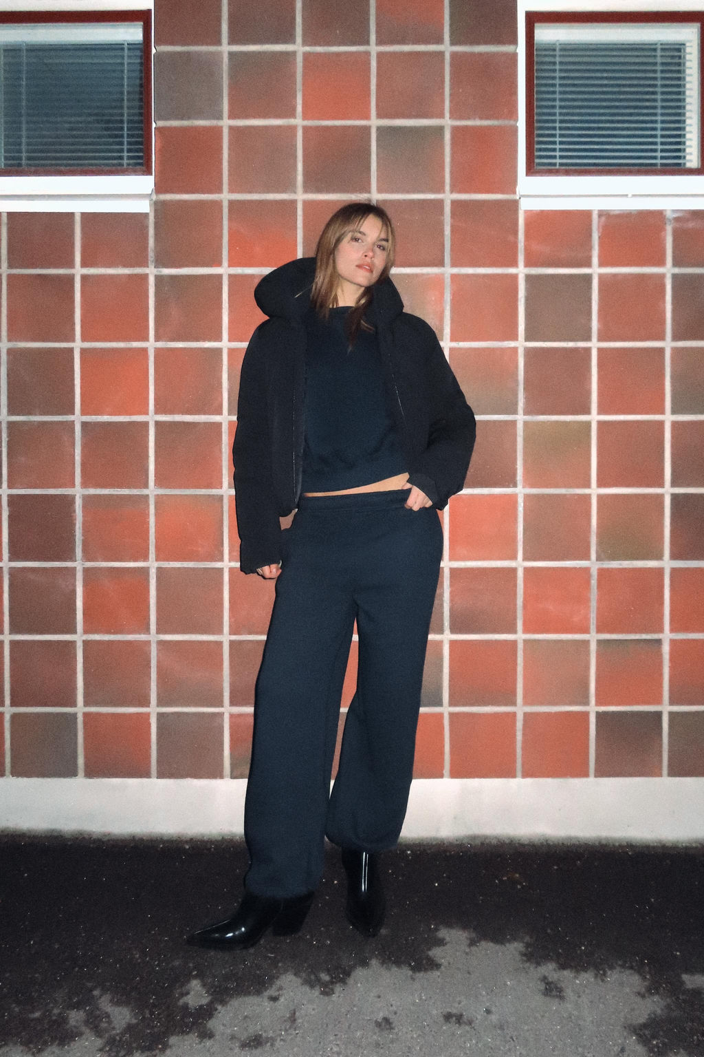 WATER-REPELLENT AND WINDPROOF HOODED JACKET